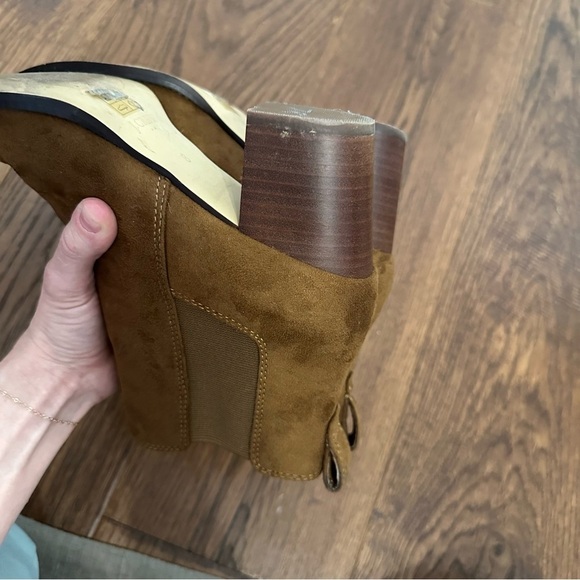 J Crew Vegan Suede Chelsea Ankle Bootie Slip On Stacked Wood Heel - Picture 9 of 9